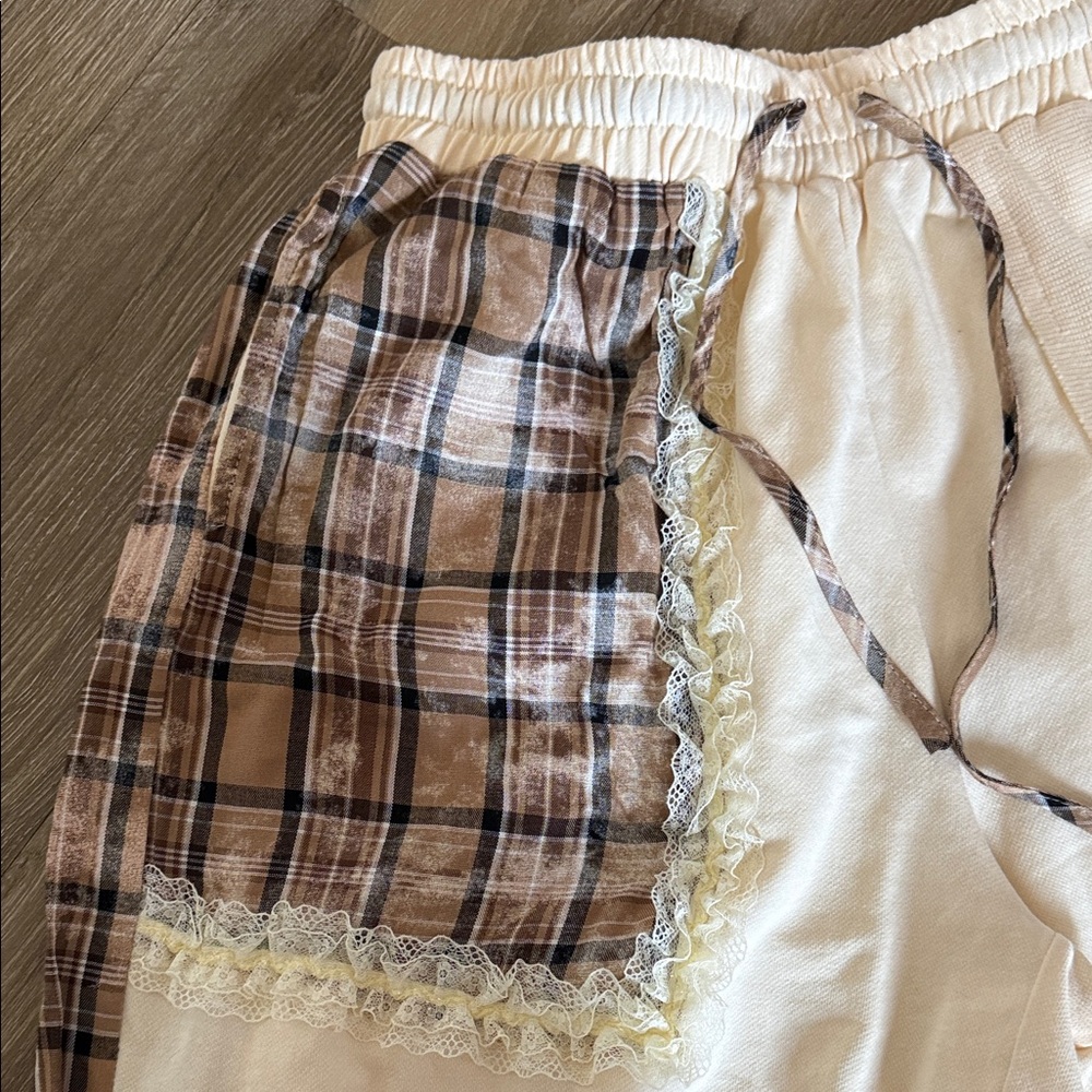 POL Cream and Brown Plaid Patchwork Joggers - Picture 3 of 5